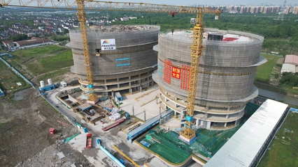 上?？捣饺蜓邪l(fā)中心項(xiàng)目主體結(jié)構(gòu)全面封頂，助力生物制劑研發(fā)新紀(jì)元